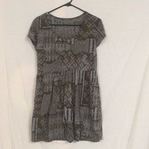 Woman’s Geometric Knit Top, Chest 34 In. Long Top